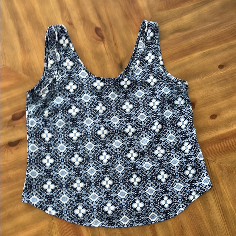 B Jewel White and Blue Fitted Sleeveless Tank Top